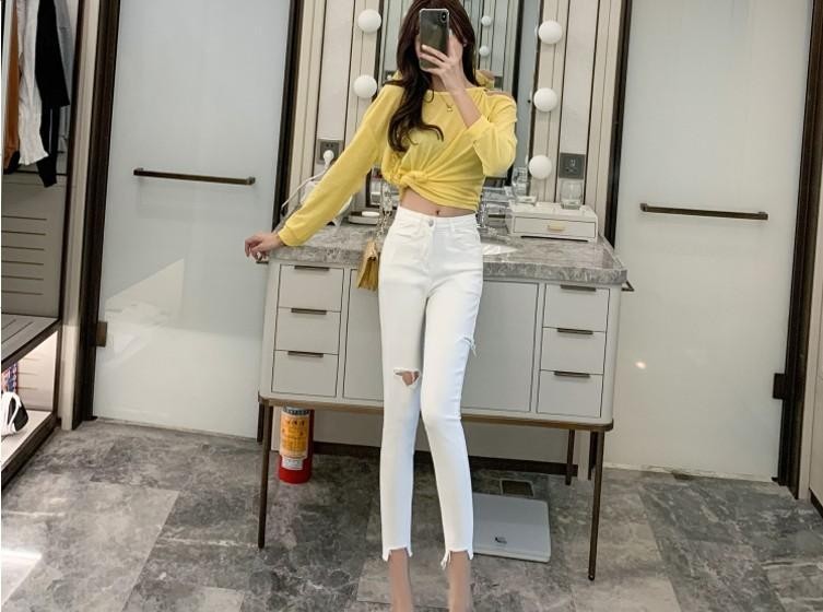 春季，女神怎能少一条“白裤子”，简洁优雅，非常高级