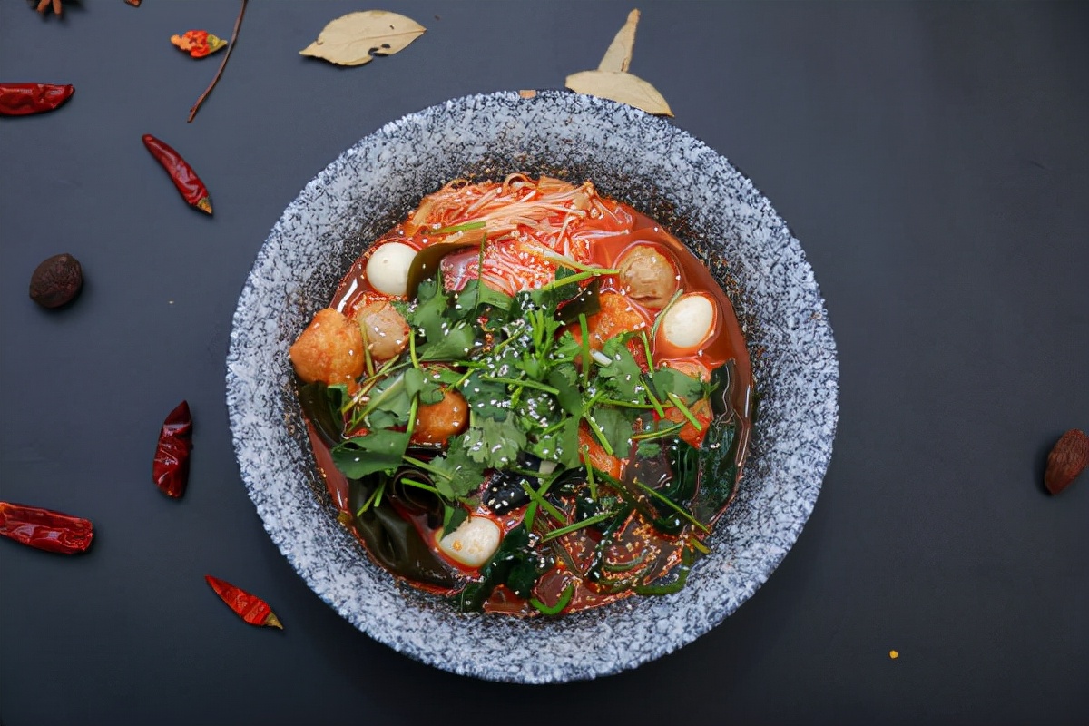 麻辣烫怎么越煮越黑,麻辣烫怎么弄才不会搞浑