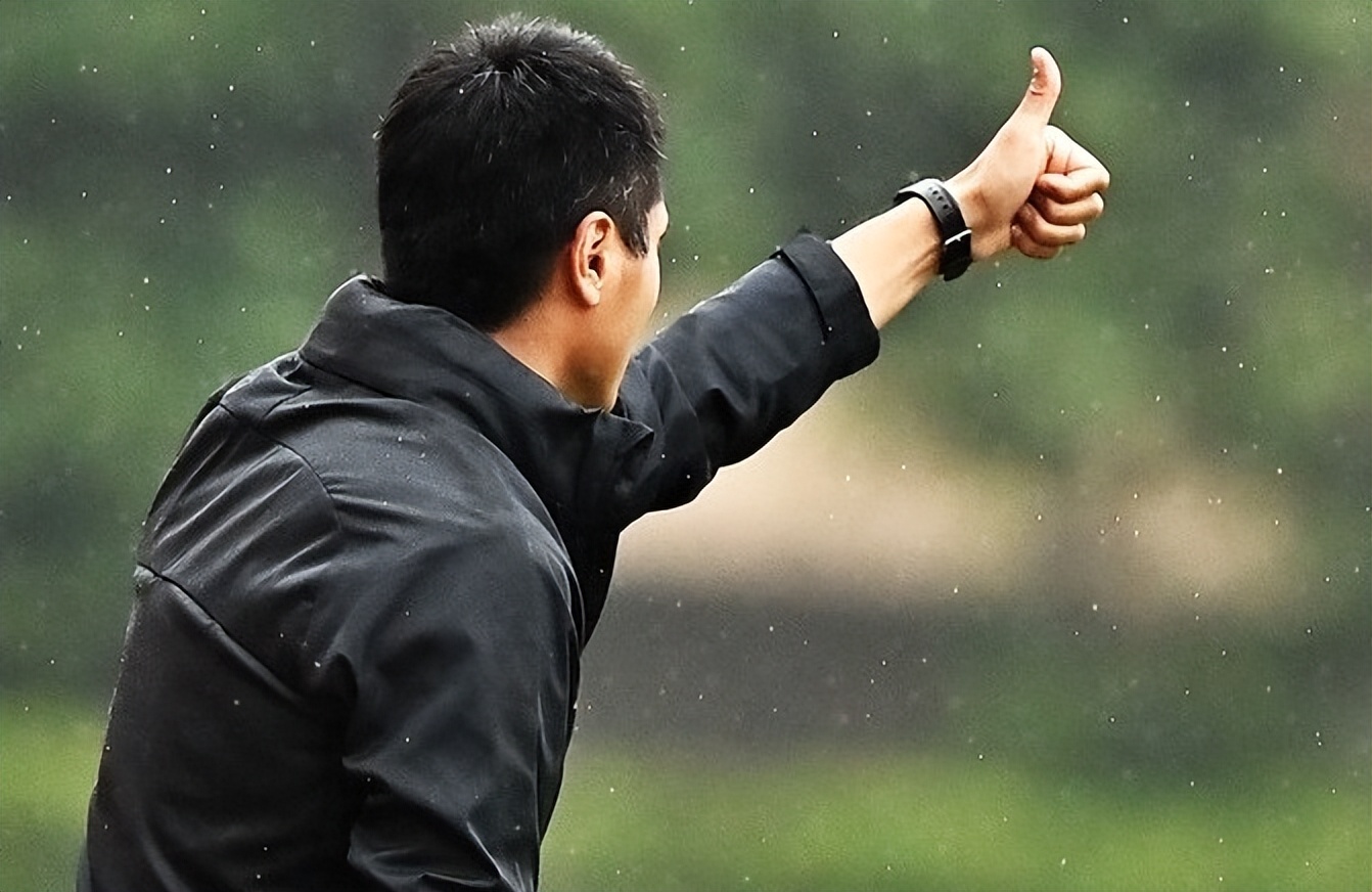 中国男足2比0被翻盘,中国男足0:3负于韩国