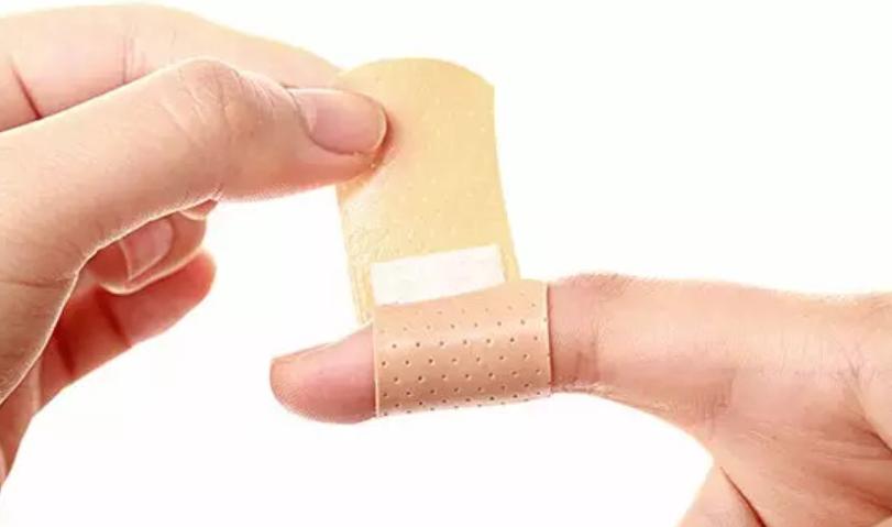 一岁多宝宝脸上破皮,两岁孩子脸破皮