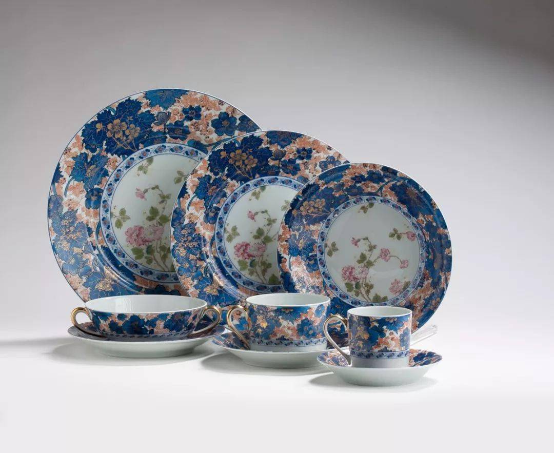 西方瓷器历史,欧洲的瓷器最早是由谁发明的