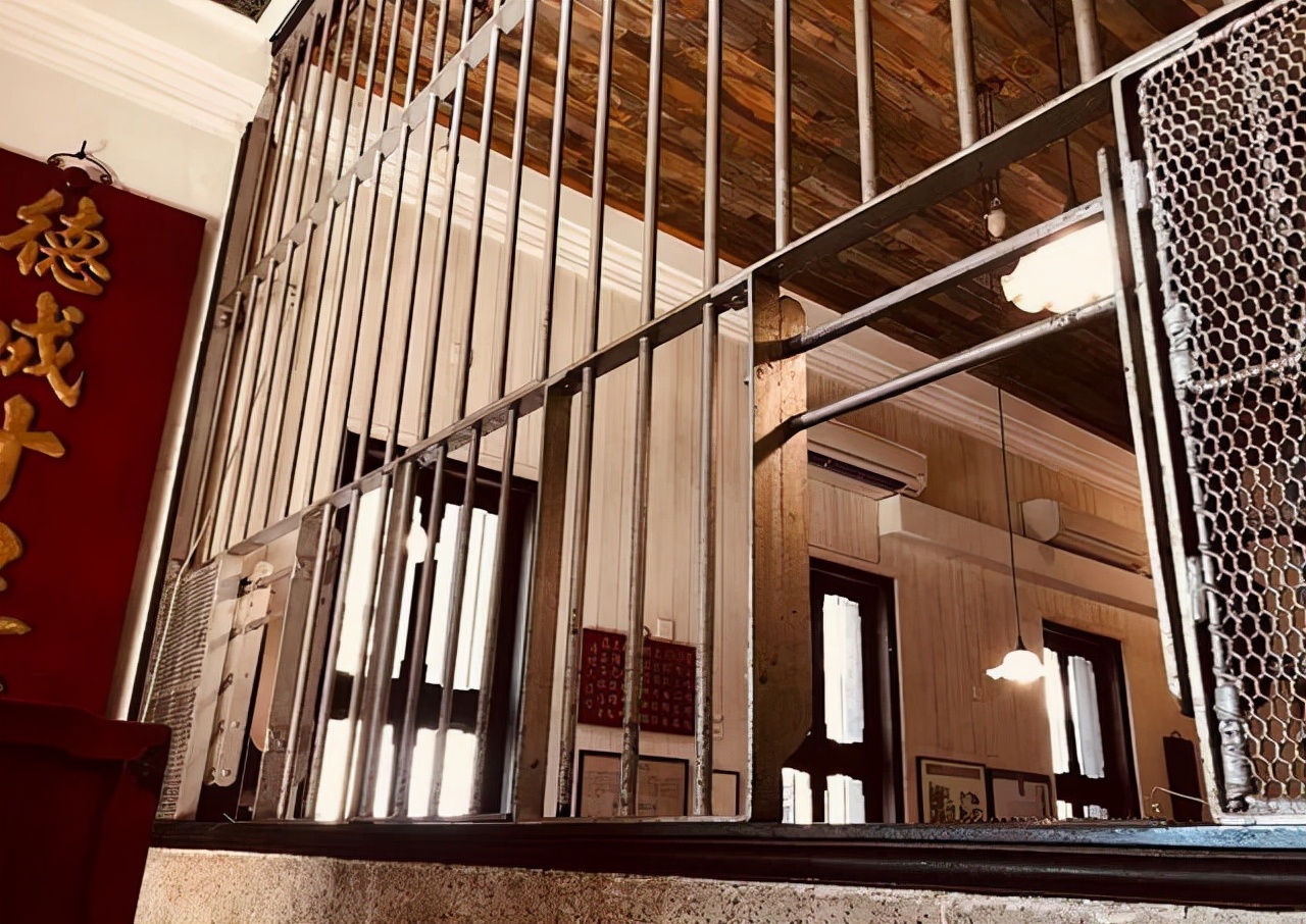 在澳门重生的当铺：依附*场赌**、售卖高奢品疯狂敛财，赌徒血本无归