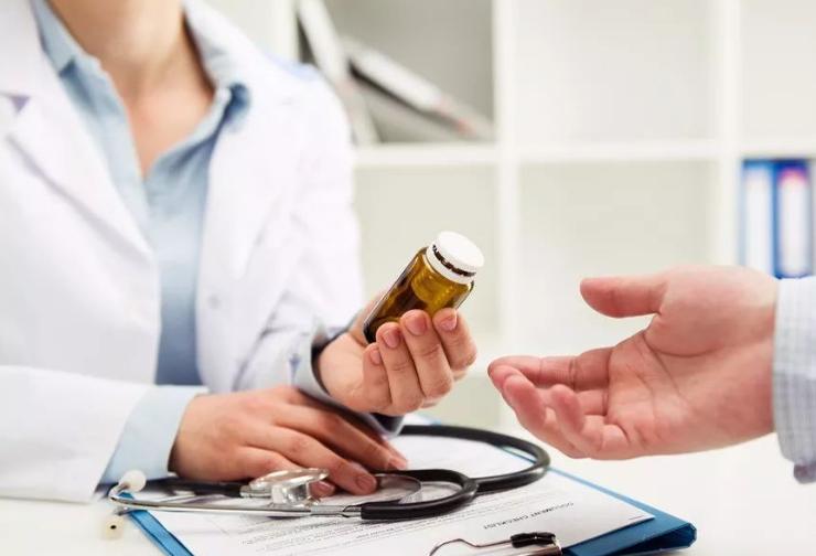 阿莫西林不是消炎药?提醒:真正的消炎药只有2种,别吃错了