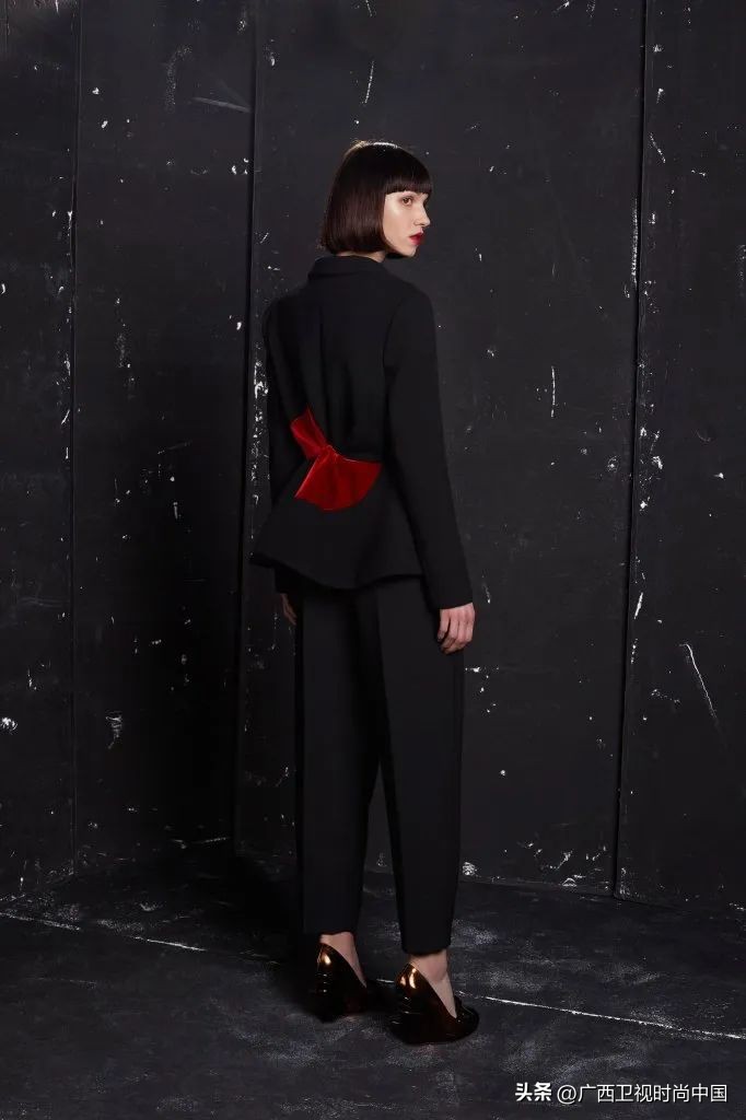 蝴蝶结的最佳搭配,大蝴蝶结怎么搭配好看图片