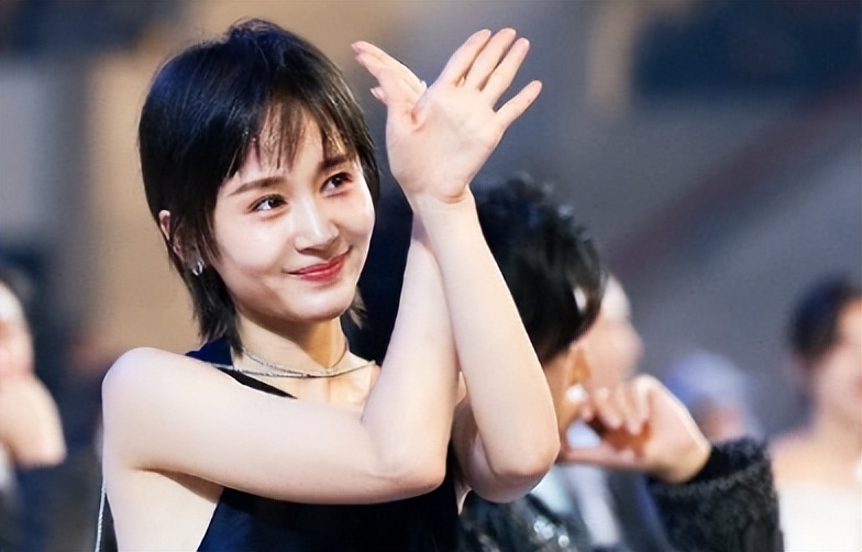 刚治好内娱的精神内耗，演《三体》的她就Be了？