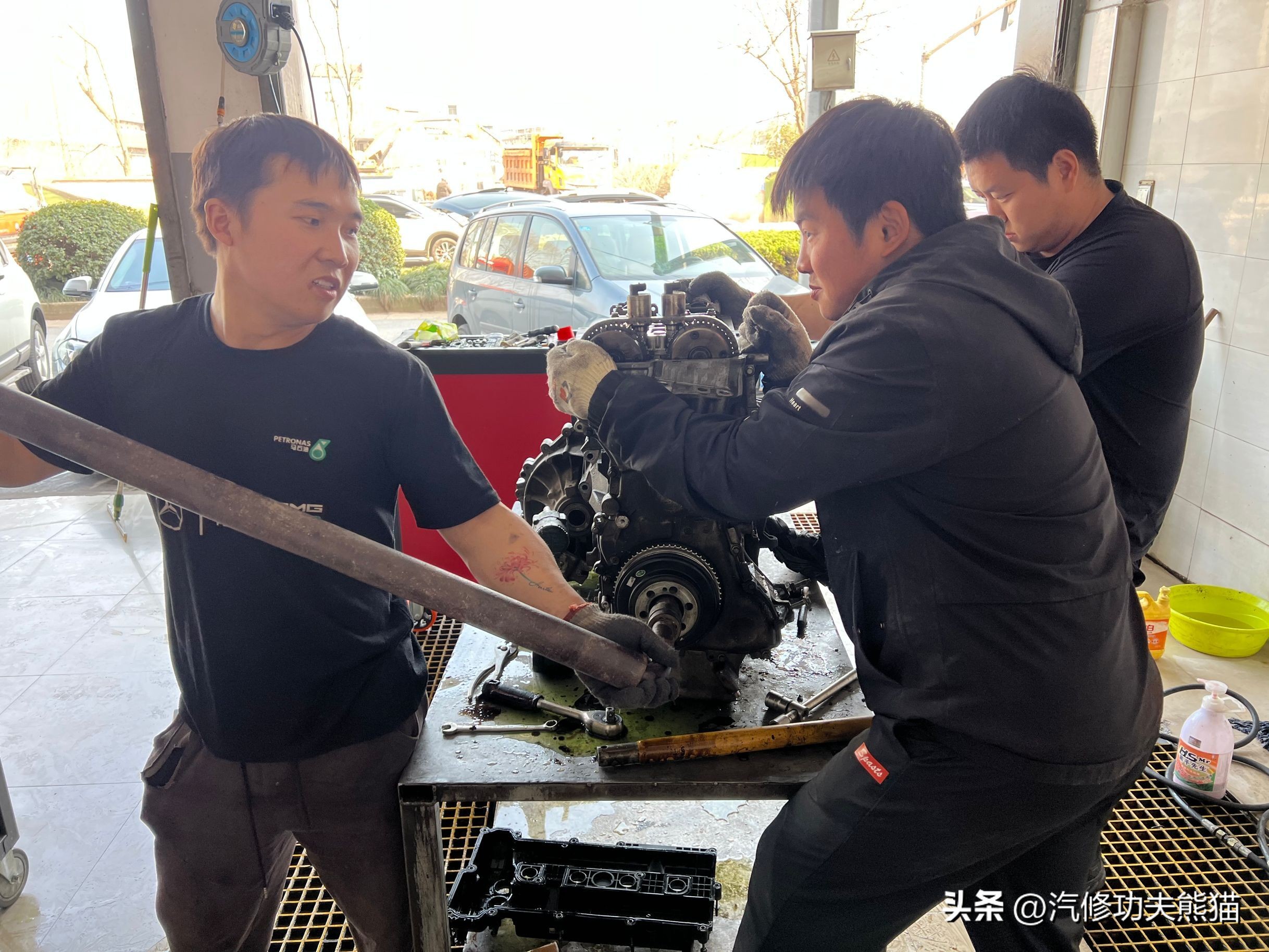 沃尔沃xc60十年老车,最新款沃尔沃xc60烧机油是通病吗