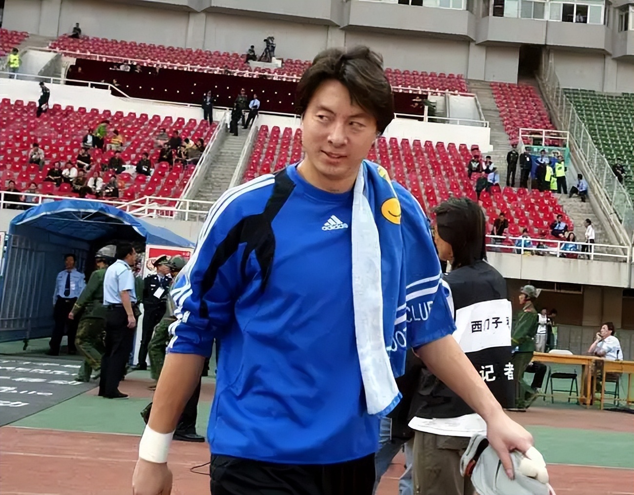 年轻时候守门员安琦照片,门将安琦现状