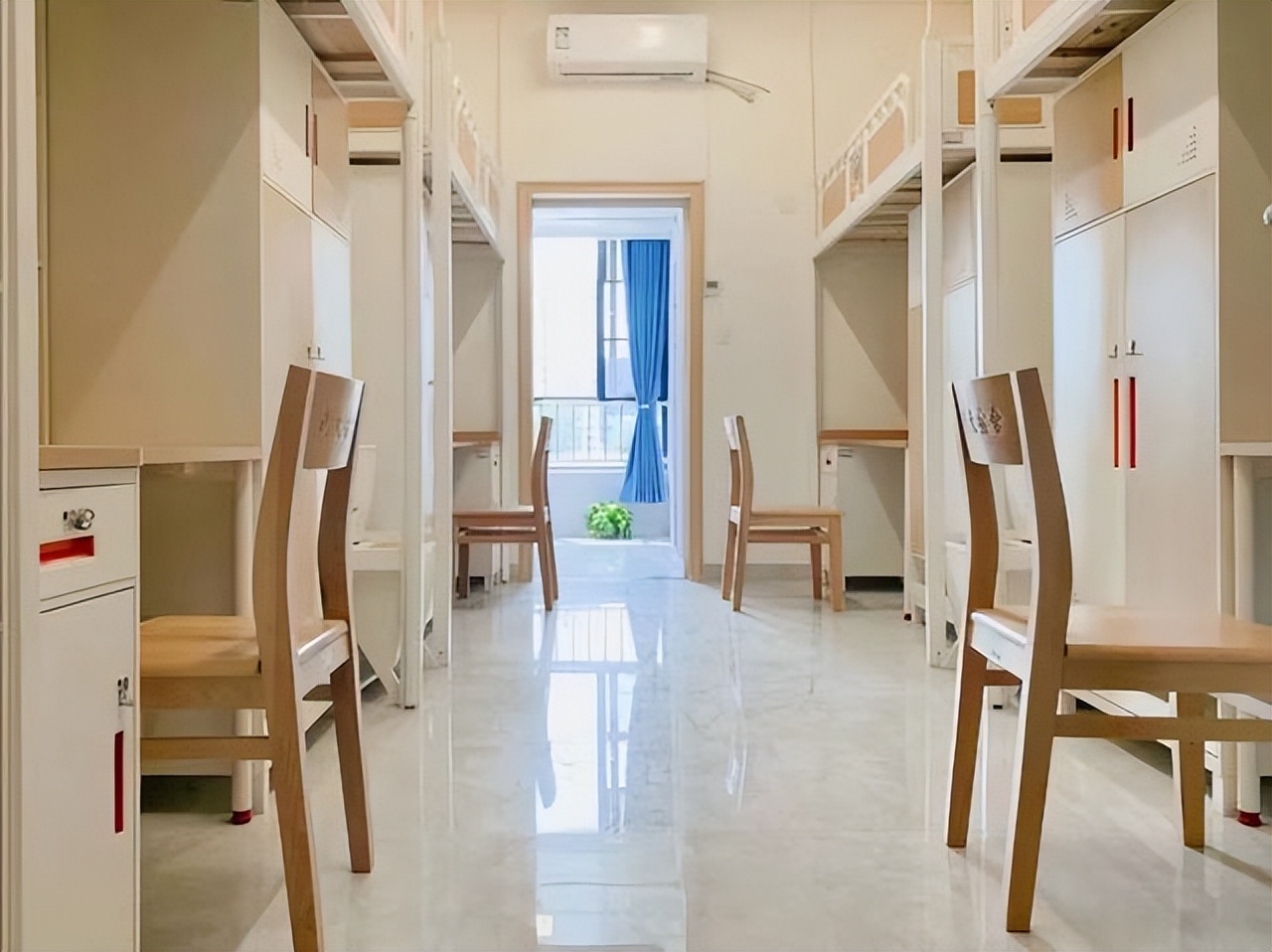 大一新生入学后发现宿舍条件太差，没有独立卫生间，选择退学值吗