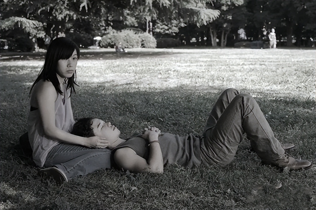 新婚夜妻子独守空房，电话响起，里面传出丈夫和女儿的激情声