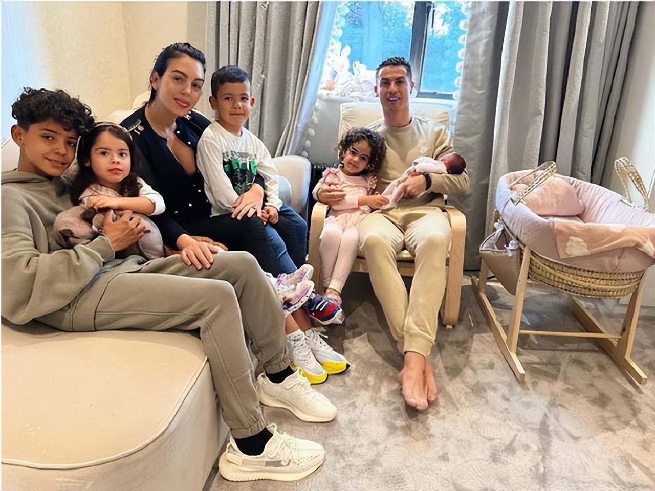 c罗和乔治娜现在关系,乔治娜c罗官宣恋情