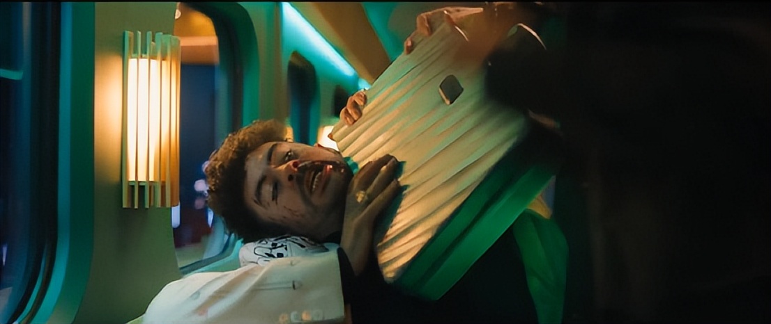 这部“R级片”，票房已破15亿，细扒这部电影，剧情画面太抓眼球