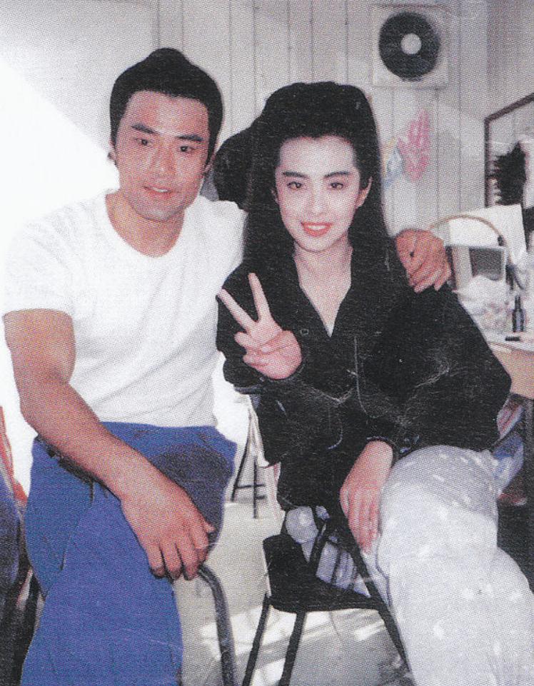 一生为妻子坚守底线，拼命赚钱上交的于荣光，终究为他人做了嫁衣