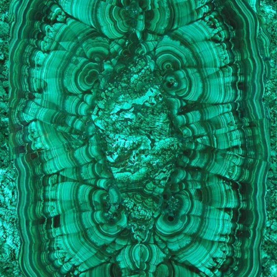 宝石也开始内卷了？做成珠宝or腕表，你Pick哪一个？