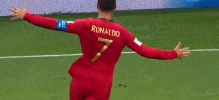 贫民窟里产凤凰，他们没有特供的海参，却成了顶级球星