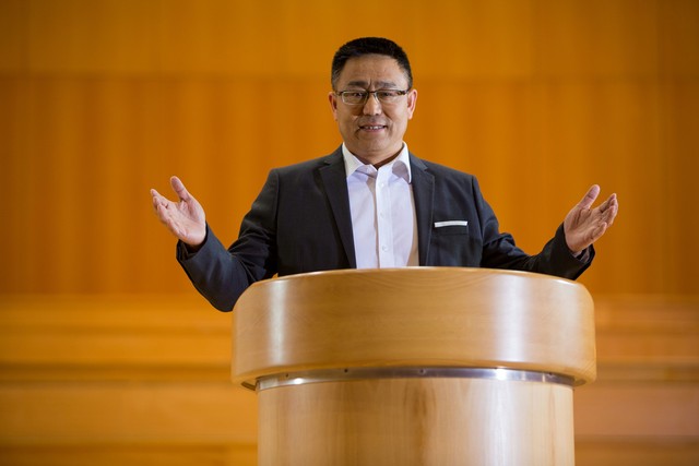 胡扯：专家建议低收入群体用私家车去拉活，将自己的2套房发租