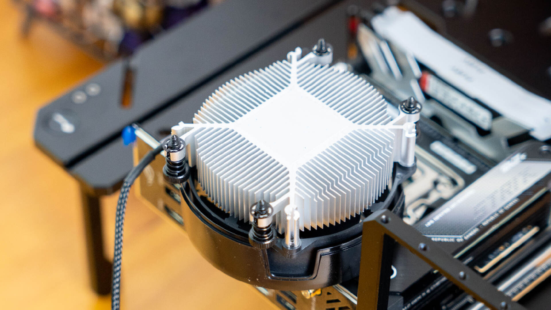 amd最新移动处理器锐龙7000,amd发布锐龙7000处理器价格