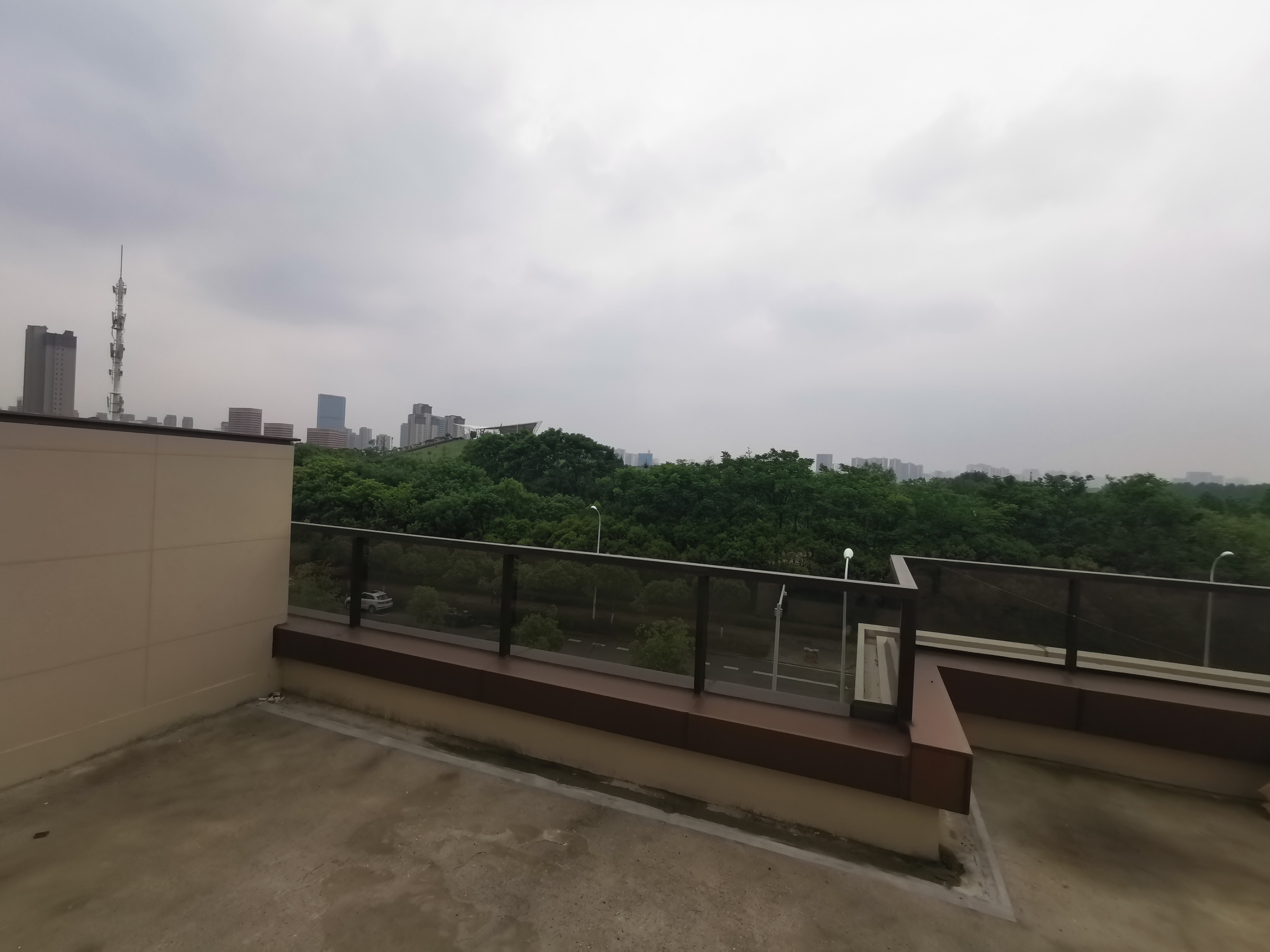 顶楼的房子露台到底属于自己不,顶楼全盖好还是留个露台好