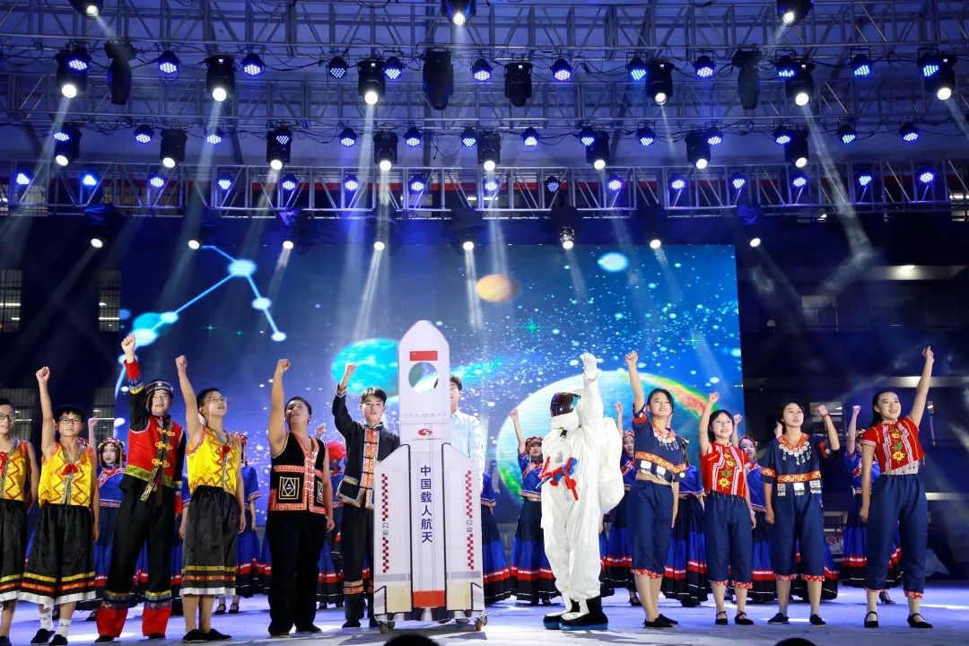 八斗扬帆，为梦起航