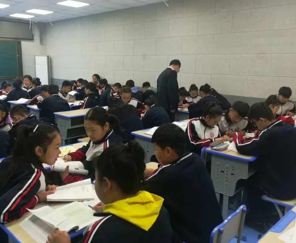 试为课堂教学的“三满病”开药方