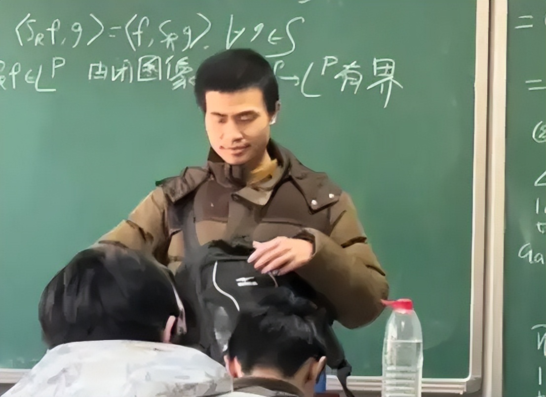 韦东奕出圈的视频,韦东奕走红老家人