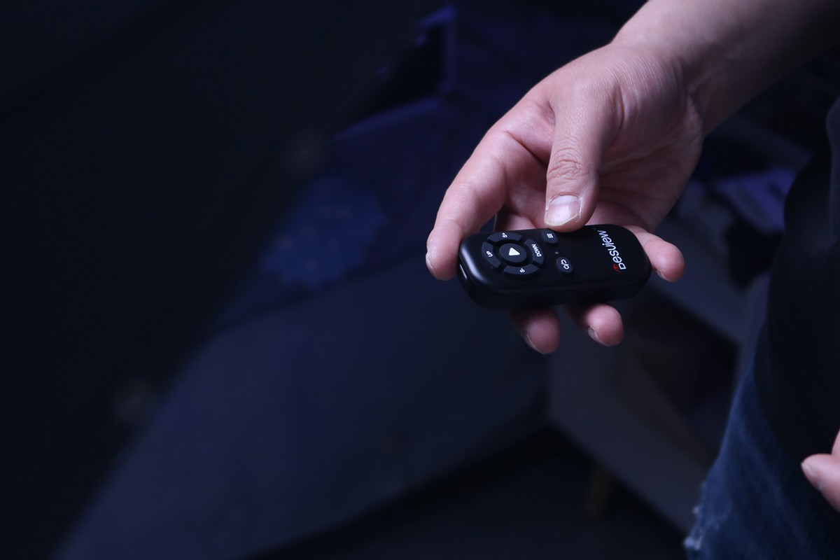 拒绝忘词从容应对百视悦提词器TP170提升视频拍摄效率