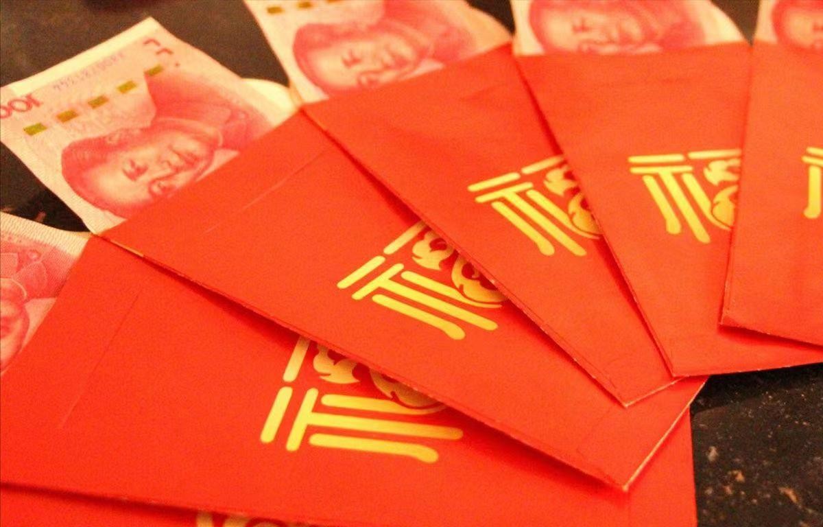 别人给五百红包她家三个娃怎么给,给亲戚小孩1000红包对方回500