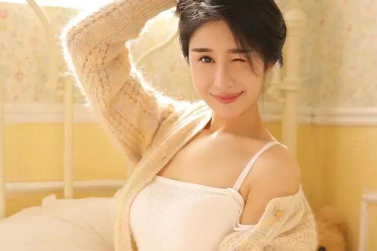 浮躁的社会缺少了太多纯真的东西,在如今这个浮躁的年代