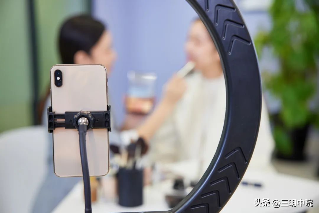 进口化妆品批件过期还能卖吗,代购买到过期化妆品怎么索赔