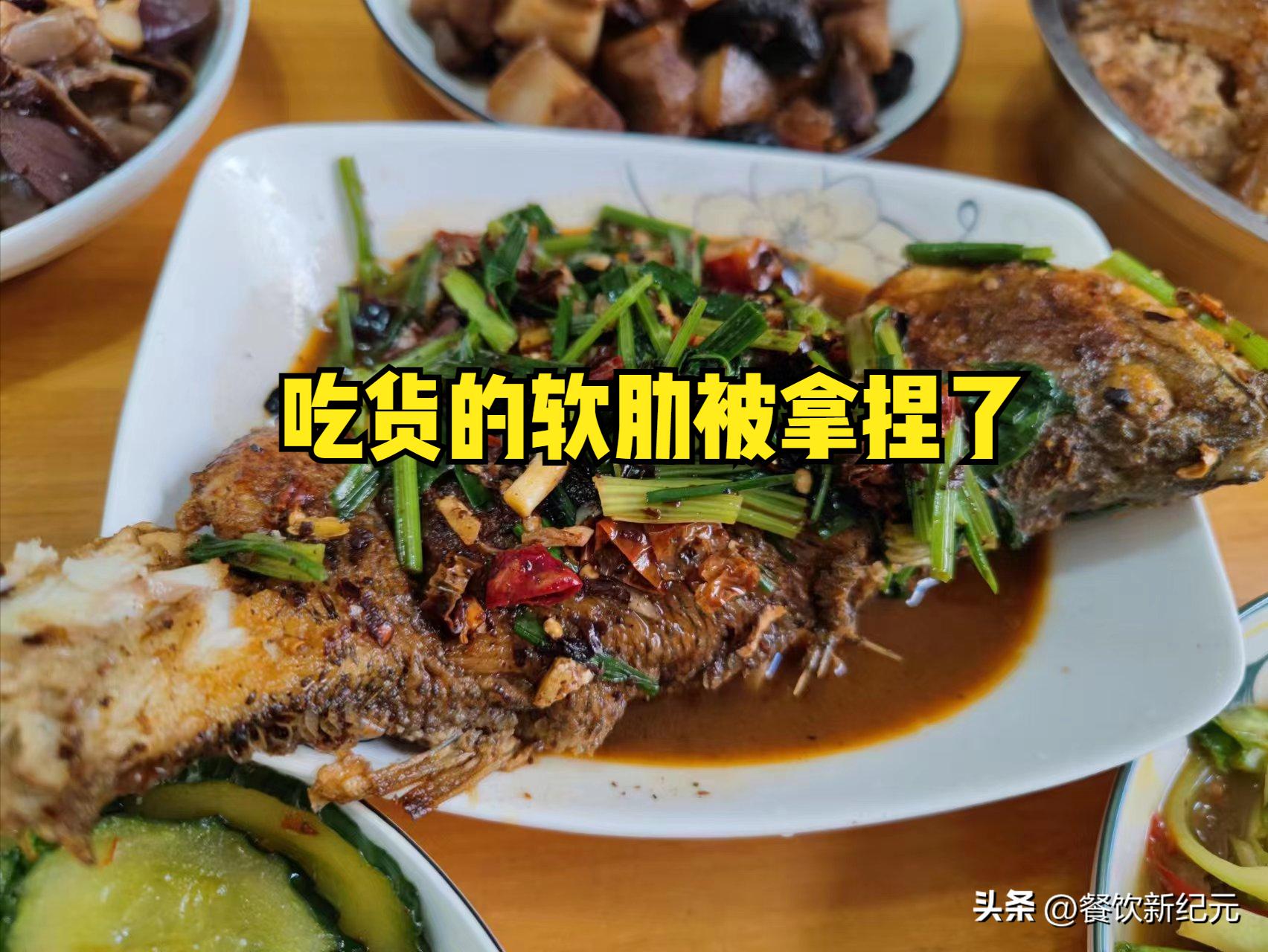 江西女子为说服老公兼职跑外卖，做满桌饭菜招待，网友：这招好使