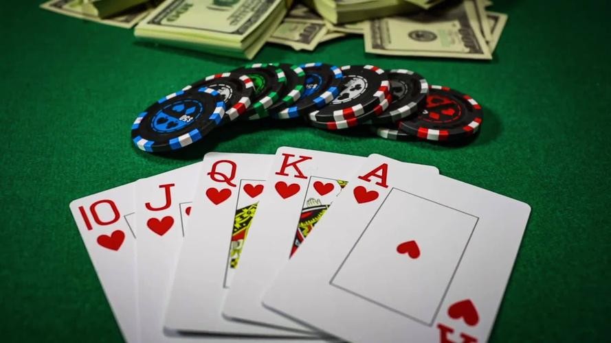 2014年，54岁老汉跳楼却砸死路人，警方调查发现其为17年前在逃犯