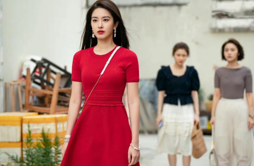 开播已拿下7个冠军，鹅家这部剧，打开了女性群像剧流量的天花板