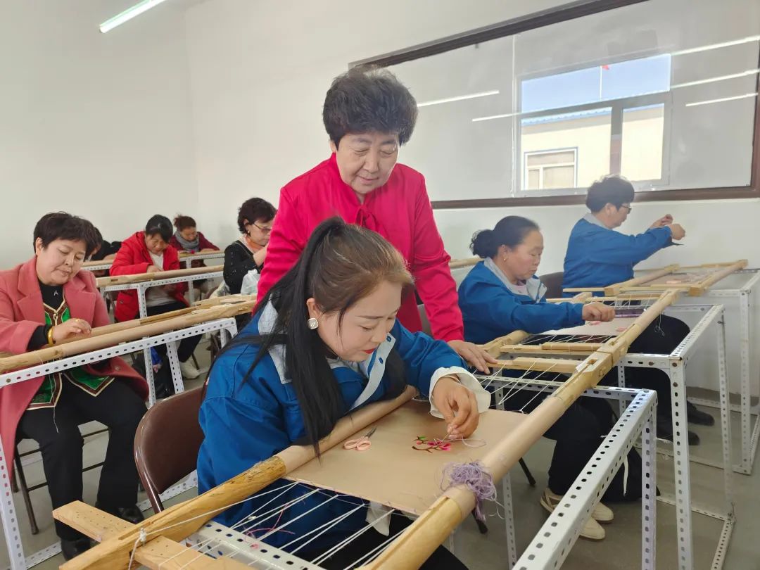 草原绣娘歌曲,草原绣娘