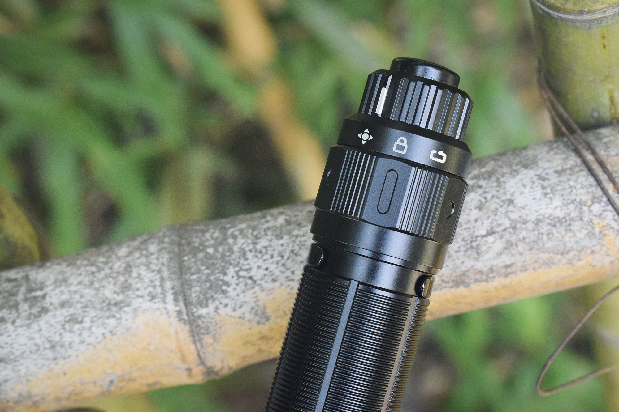 菲尼克斯tk75-2018手电评测,fenix菲尼克斯tk16v2.0战术手电筒