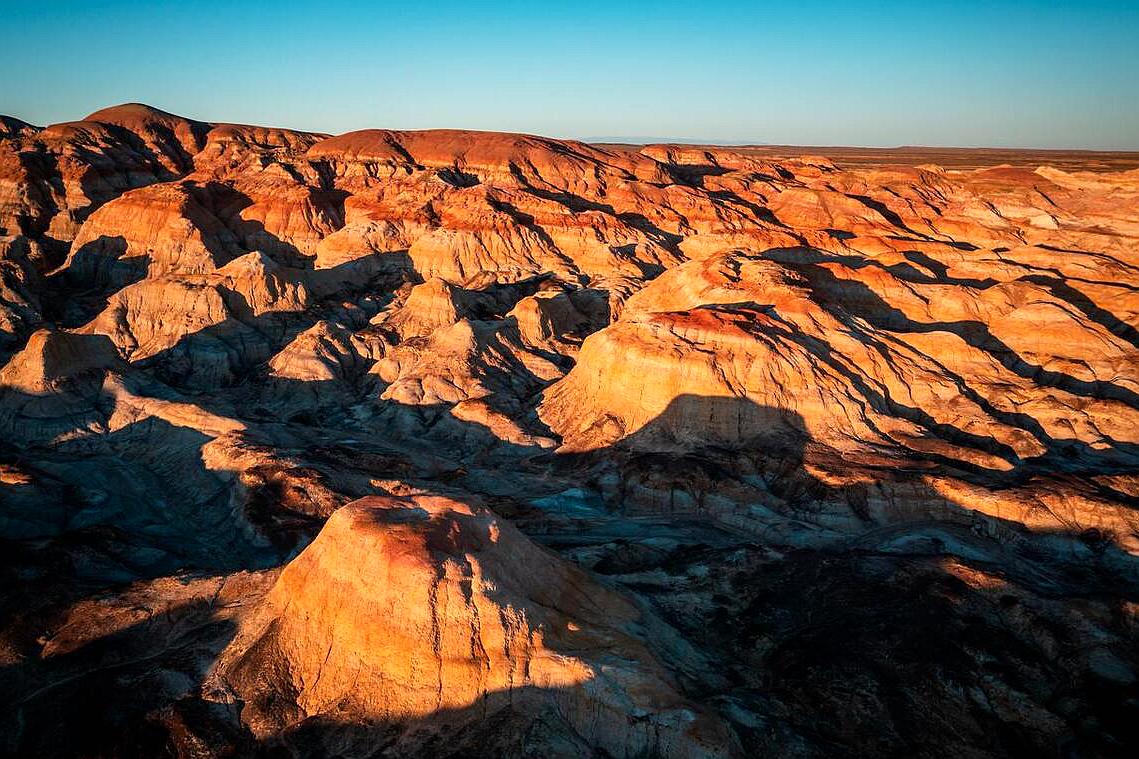 逛完这六个魔鬼城，你也就走遍了大半个*疆新**