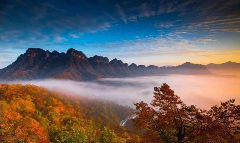 自由诗意：对《五排·晚秋感吟（平水韵/一东）》的注引解释