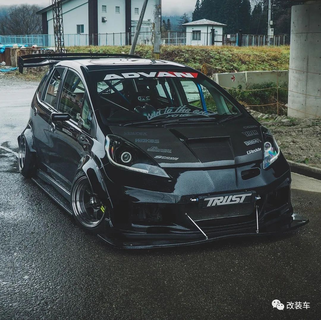 战斗范儿拉满的黑武士本田飞度GE和思域EG,兼顾素雅和张狂