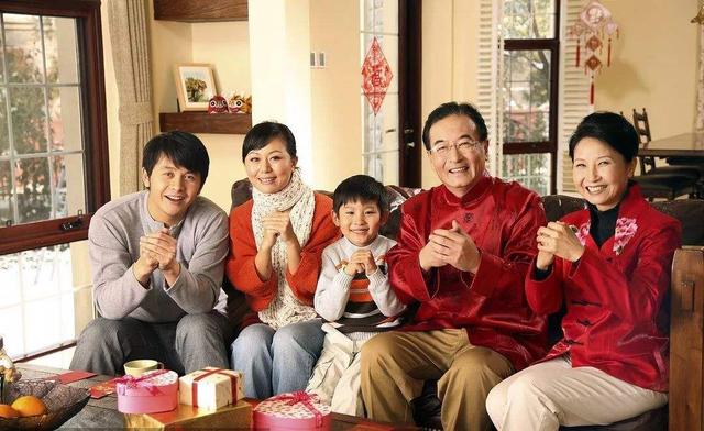 过节送礼给长辈的话术怎么说,年轻人送礼送酒的话术怎么说