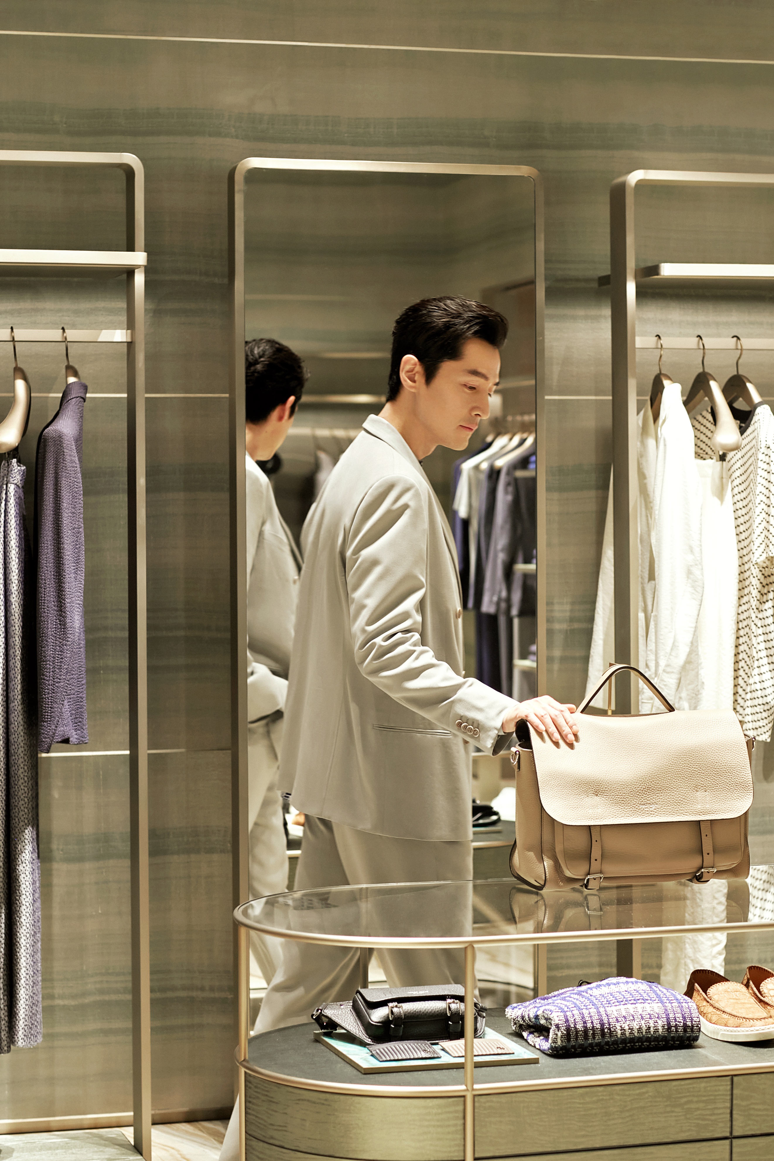 你以为GiorgioArmani只有化妆品？GiorgioArmani南京德基精品店带你深入了解这个顶奢品牌