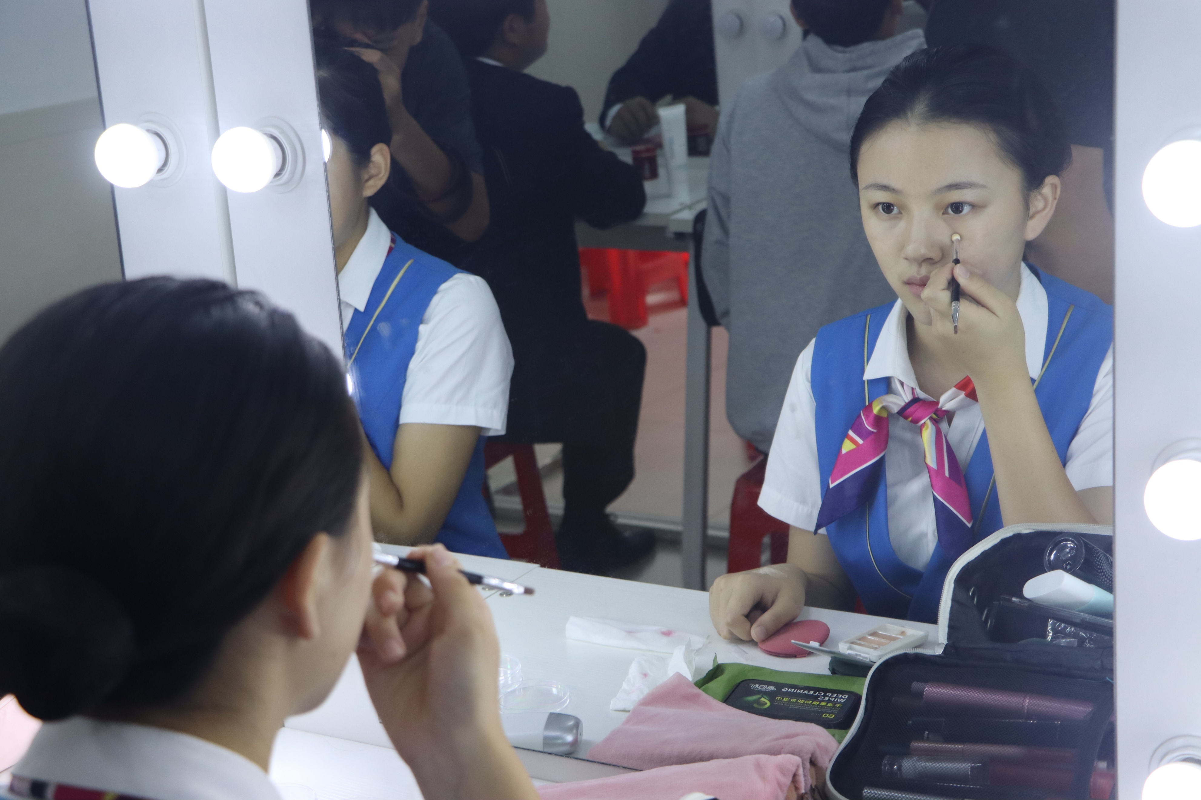 男孩初中毕业学什么专业更好就业,男生初中毕业学什么专业前途最好