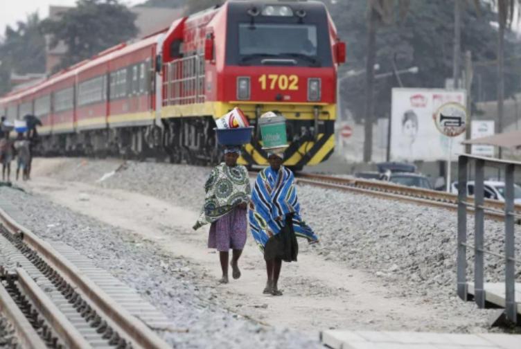 逆袭的非洲小国，将一半石油卖给中国，成了我国石油安全屏障