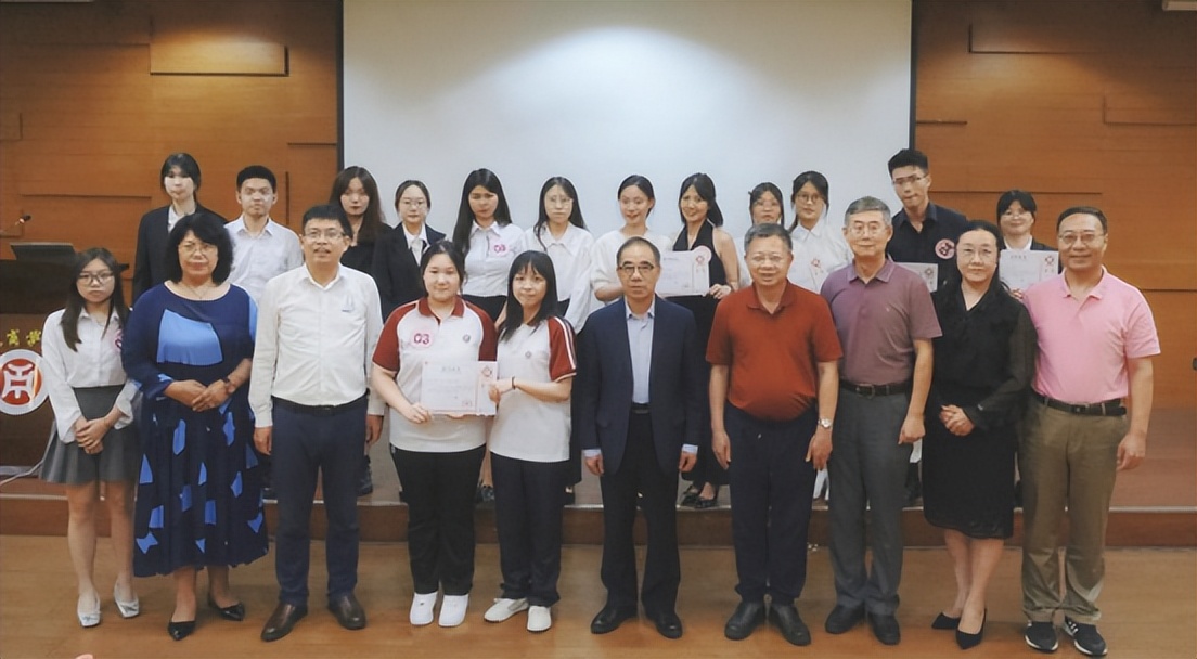 我校成功举办第七届天使风采杯,我校成功举办教学能力大赛