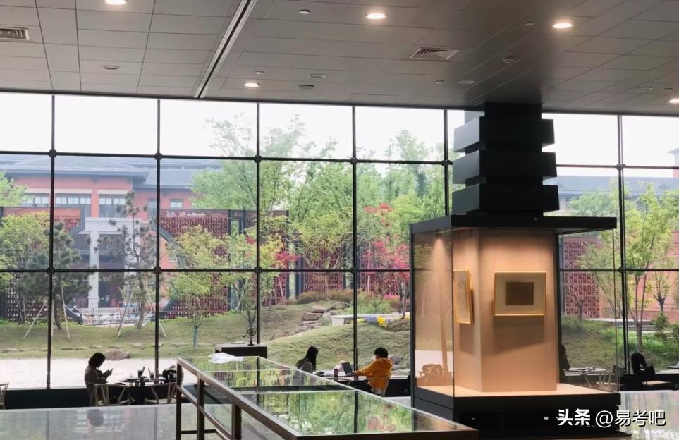 浙江大学怎样？好就业吗？宿舍环境如何？