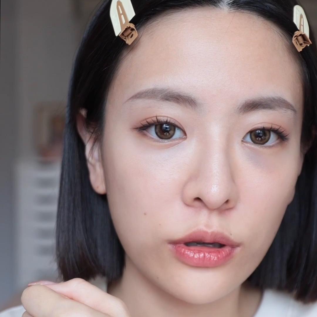 扁平脸凸嘴妆容教程,脸部凹陷怎么画饱满