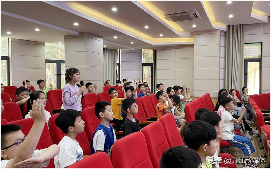 关注普遍的眼健康促进儿童视力保护九江市濂溪区人民医院开展全国“爱眼日”健康科普进校园系列活动