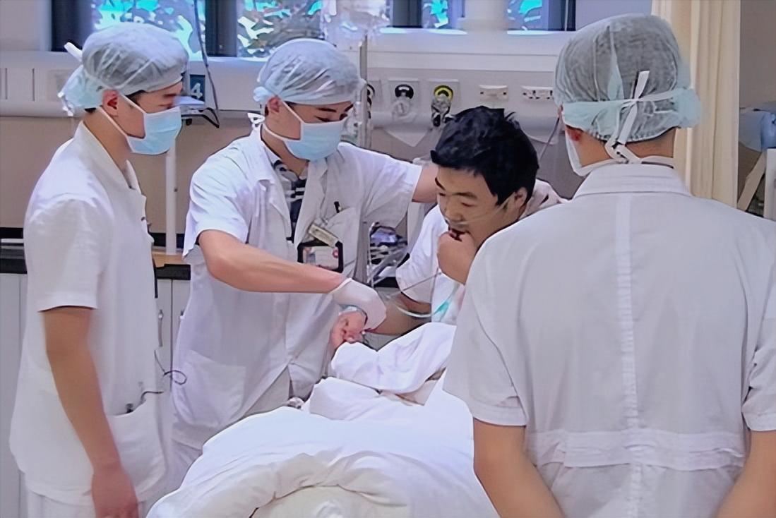 80岁老人尿毒症放弃治疗,80后小伙尿毒症晚期已移植