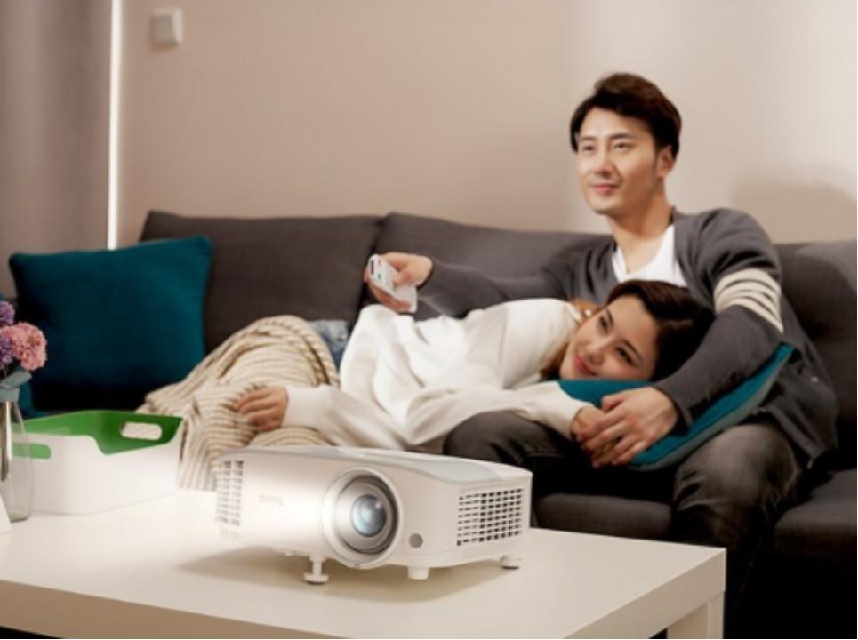 2020的投影仪哪种品牌最好,2022最建议买的商用投影仪