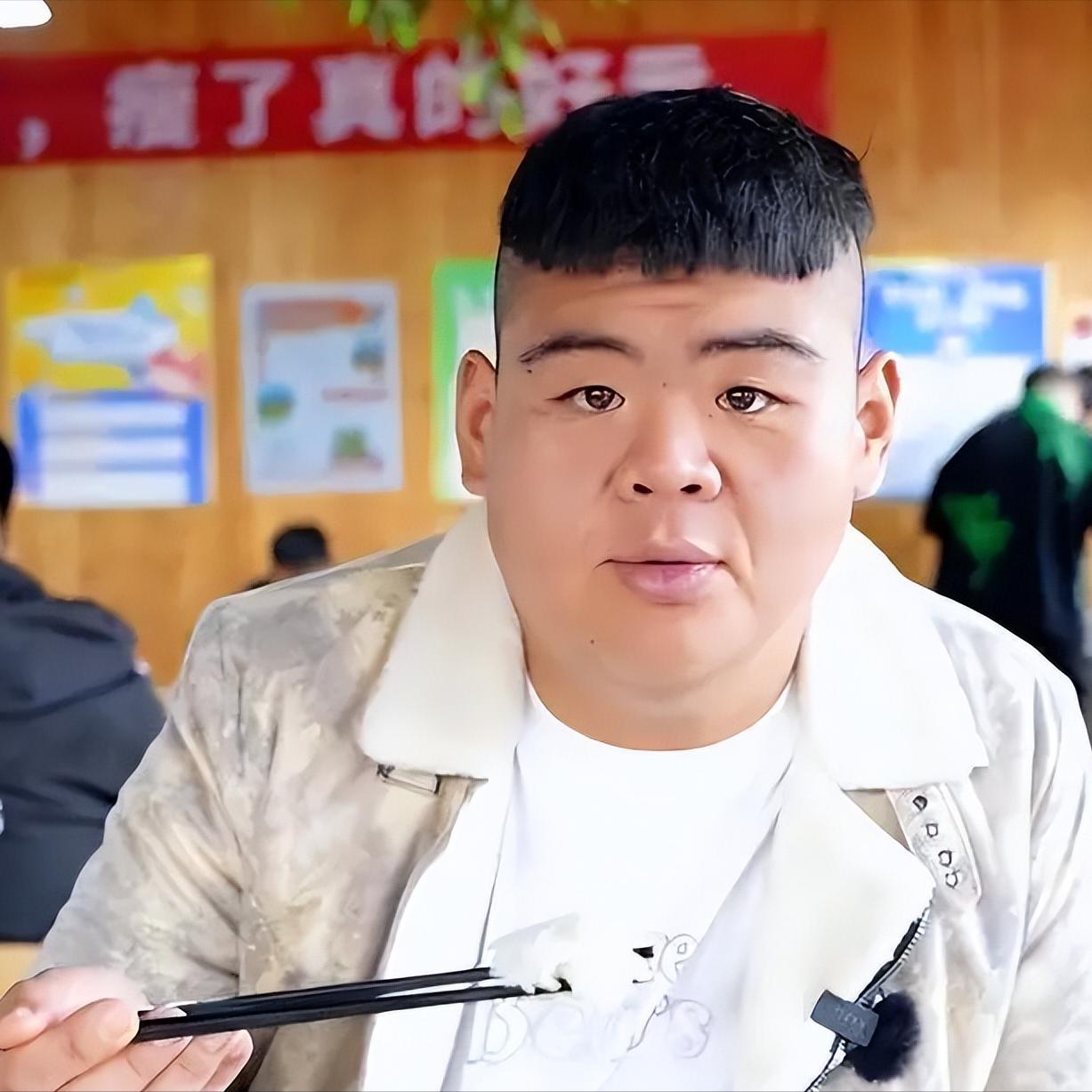 减肥400斤王浩楠照片,山东减肥小伙王浩楠现状