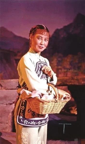 郭兰英东方红插曲南泥湾,东方红郭兰英南泥湾60年代