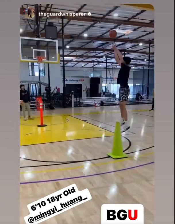 黄明依练武功,黄明依空接扣篮