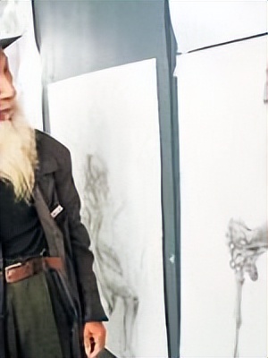 广美裸模爷爷，曾抗美援朝，拾过荒，中过毒，有90后女友